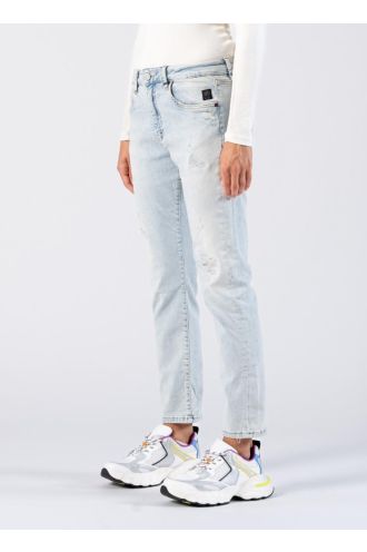 Elias_Rumelis_Leona_destroyed_jeans_polar_ice__More_of_Me