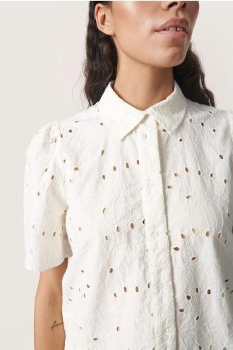 Soaked_in_luxury_Kiara_shirt_Whisper_White_Hilnetta_s_1