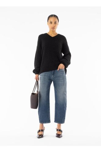 Elias_Rumelis_Yoana_o_shape_denim_engine_grey_Hilnetta_s