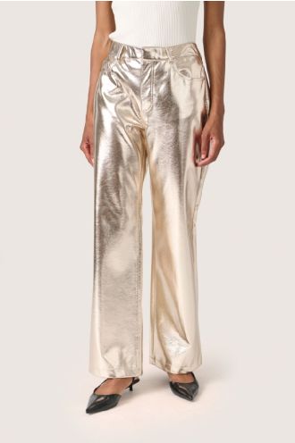 Danila Pants Gold, Soaked in luxury