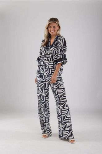 Nukus_Josephine_Pants_Off_white_Navy_Hilnetta_s_2