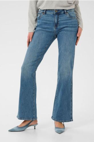CC_Culture_Cyrine_ami_flare_jeans_Hilnetta_s_4