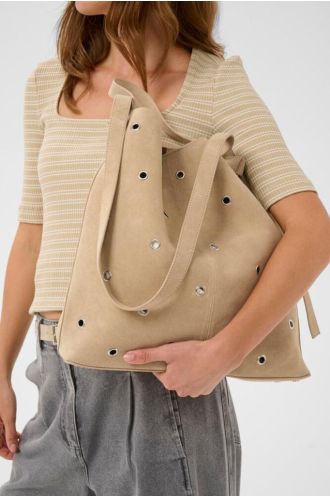Soaked_in_luxury_Calilje_Eyelets_suede_bag_White_peper_Hilnetta_s
