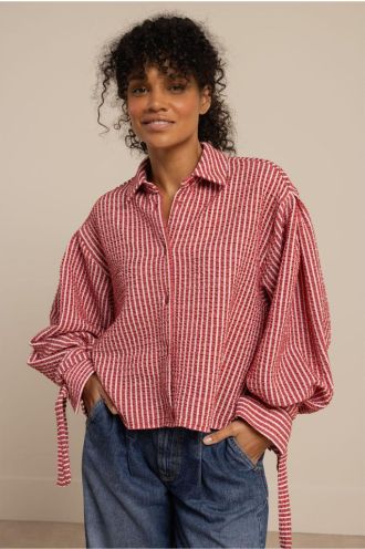 Studio_Anneloes_Ivara_seersucker_blouse_Ruby_red_ecru_Hilnetta_s_2