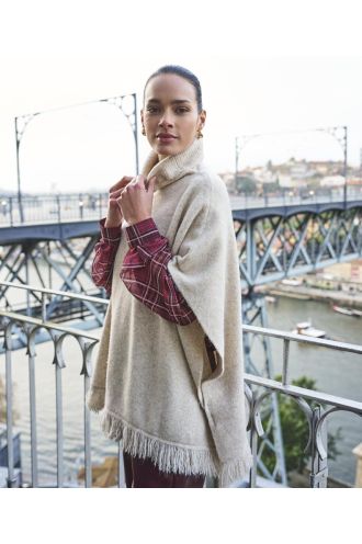 Esqualo_Poncho_col_biscuit_Hilnetta_s