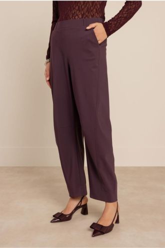 Studio_Anneloes_Marlis_bonded_barrel_trousers_Hilnetta_s