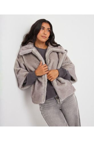 Esqualo_Coat_poncho_fake_fur_light_grey_Hilnetta_s