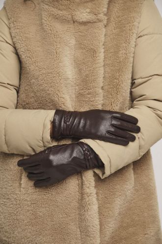 Junai eather gloves breaded detail
