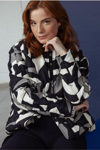 Studio_Anneloes_Kaat_stepped_bomber_kit_dark_blue_Hilnetta_s_1