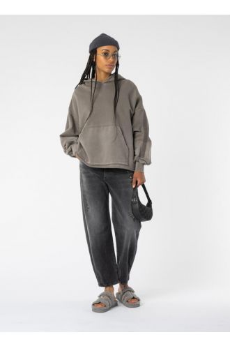 Elias_Rumelis__Yoana_great_grey_Hilnetta_s_4