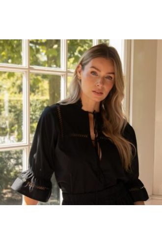 Amaya_Amsterdam_Nonna_Blouse_Black_Hilnetta_s