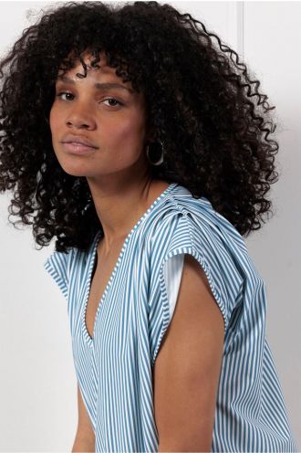 Studio_Anneloes_Leonie_small_stripe_top_offwhite_midblue_Hilnetta_s_1