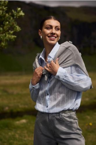 Nukus_Iris_Blouse_ice_Hilnetta_s